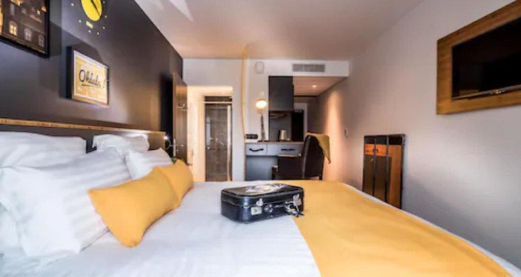 Best Western Plus Suitcase Paris La Defense 4
