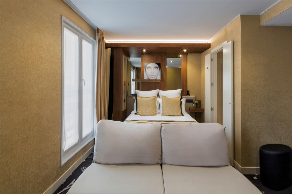 Hotel Le 18 Paris 1
