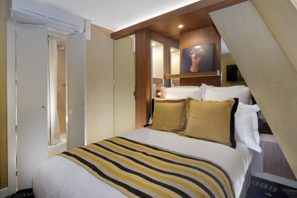 Hotel Le 18 Paris 21