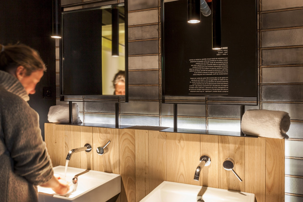 Bastardo Hostel 23