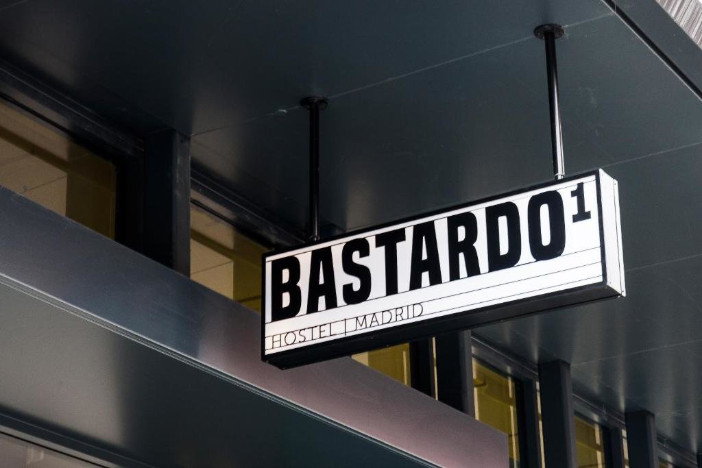 Bastardo Hostel 4