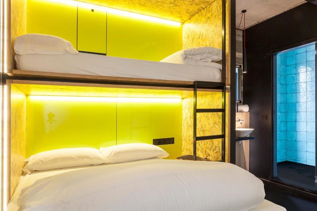 Bastardo Hostel 9