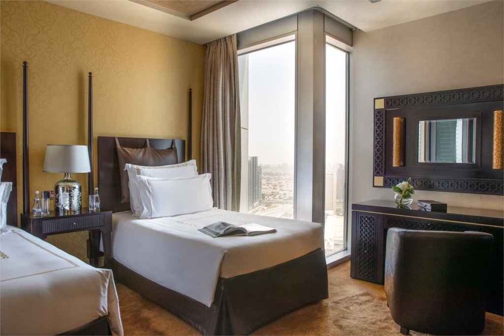 Jumeirah Emirates Towers 12