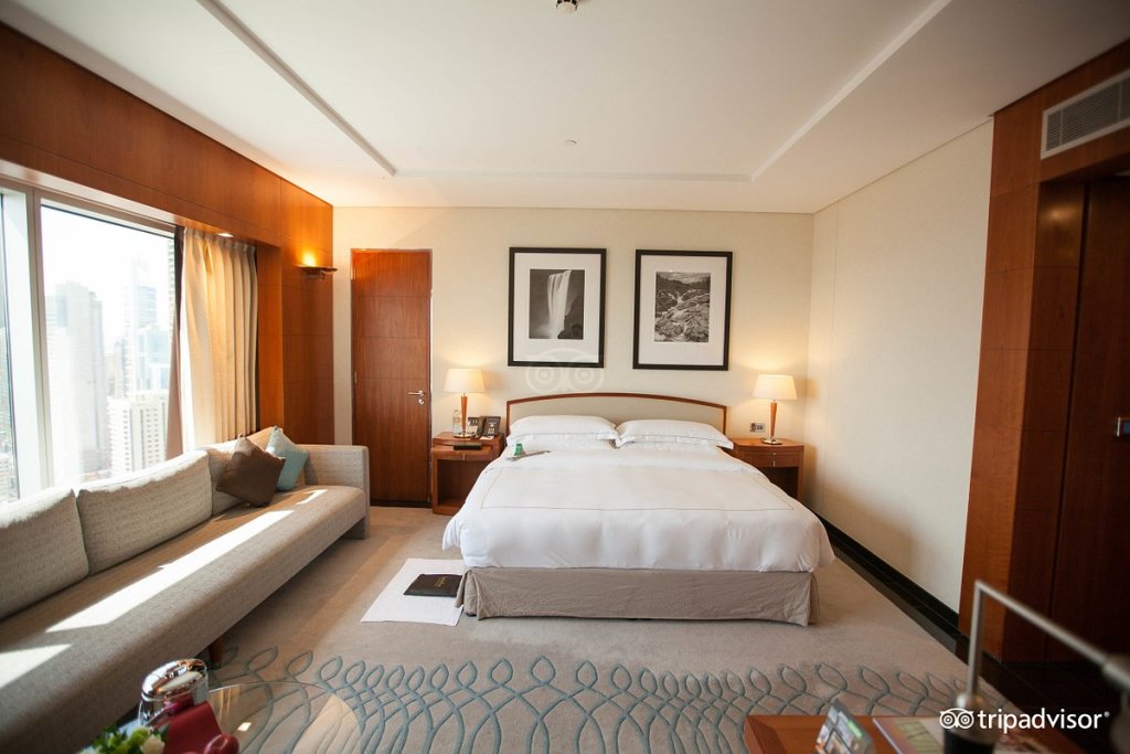 Jumeirah Emirates Towers 14