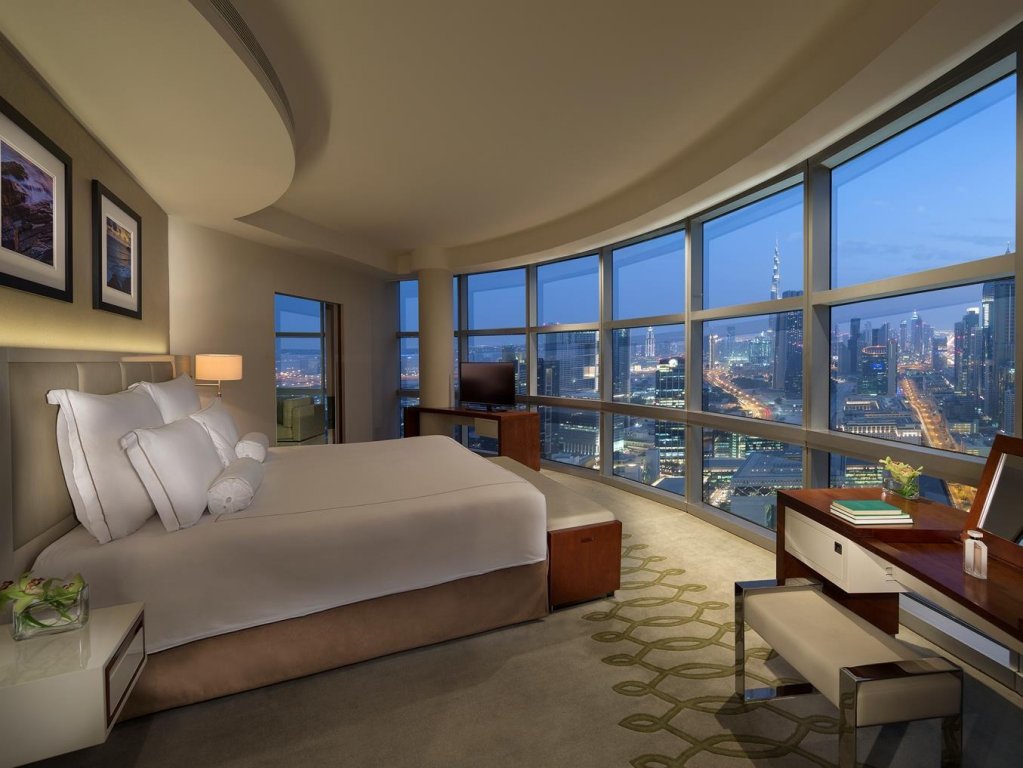 Jumeirah Emirates Towers 4