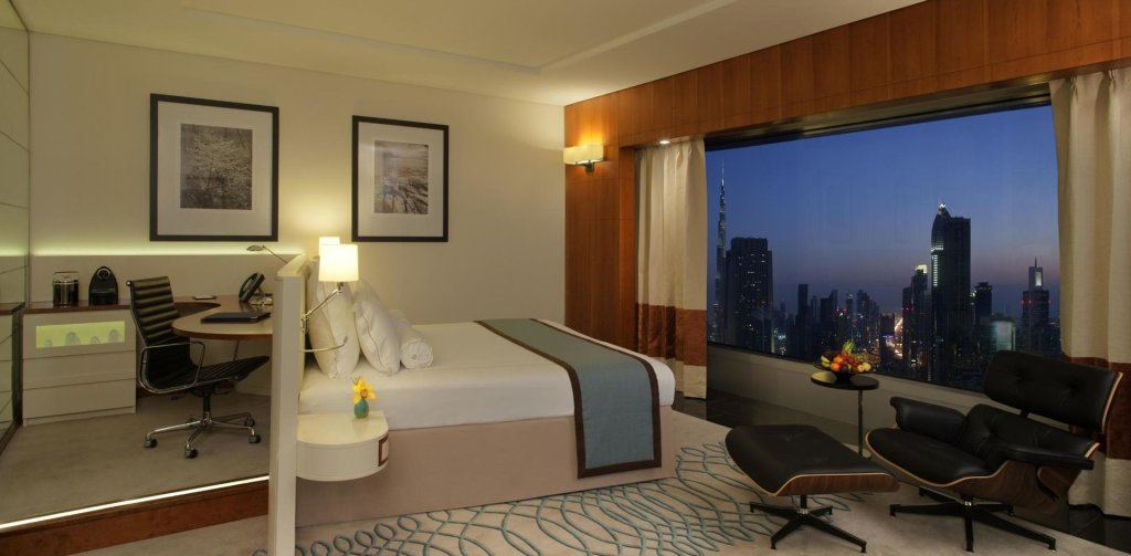 Jumeirah Emirates Towers 7