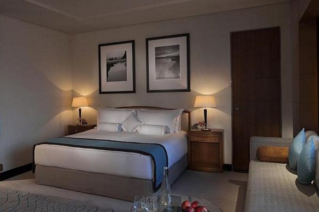 Jumeirah Emirates Towers 9
