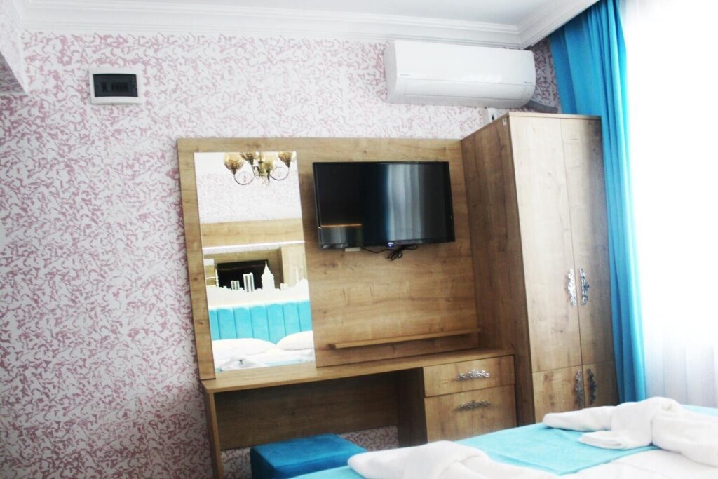 Megaron Hotel 2