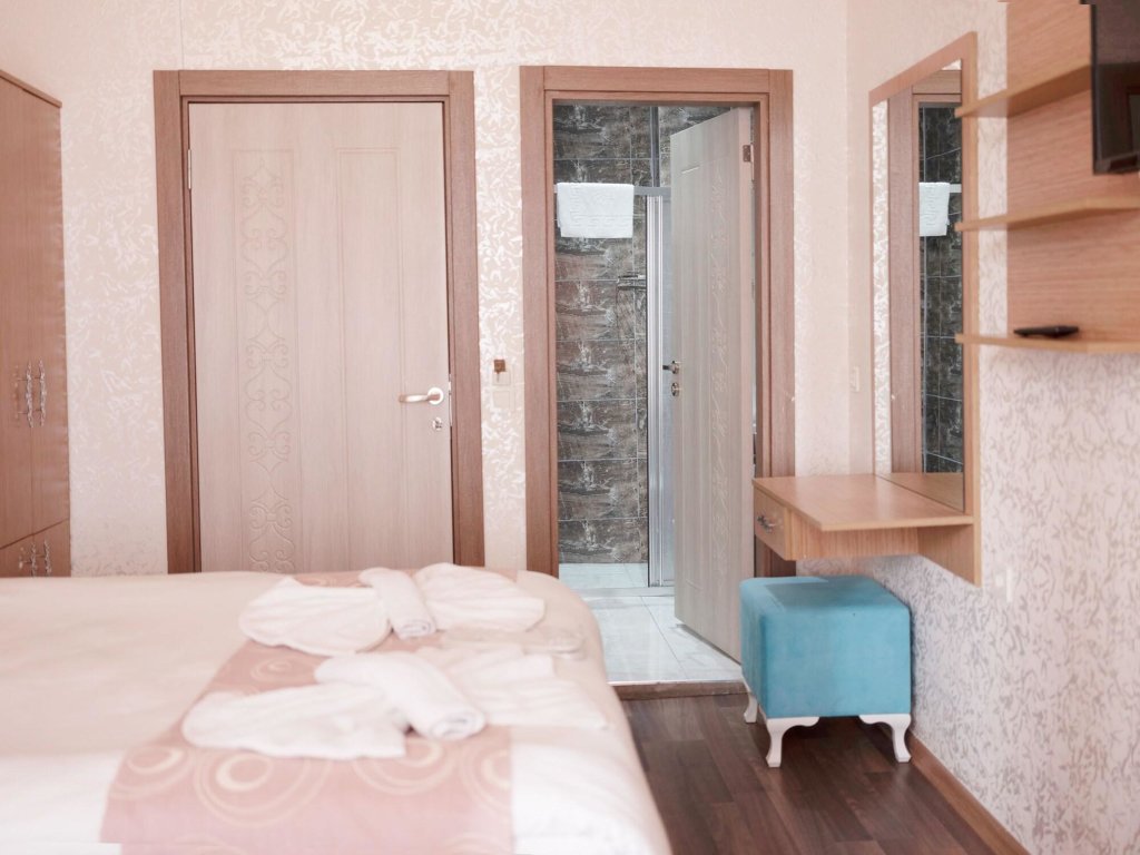 Megaron Hotel 23