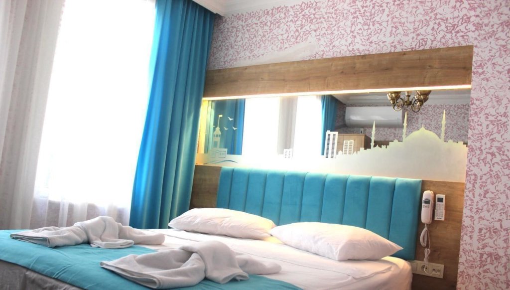Megaron Hotel 3