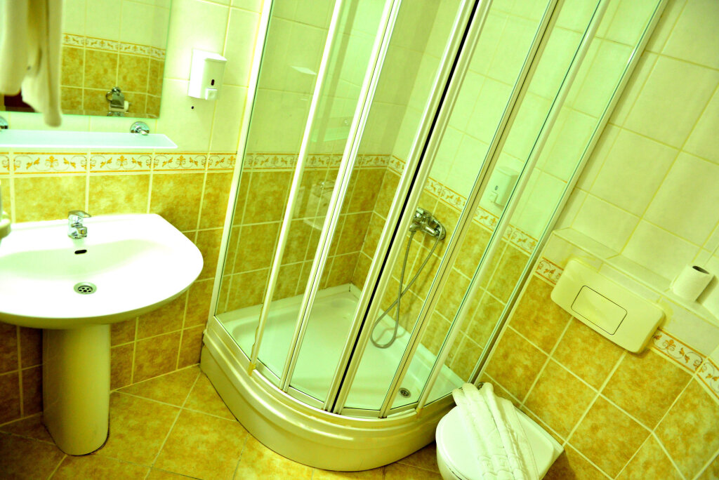Kıvrak Hotel 8