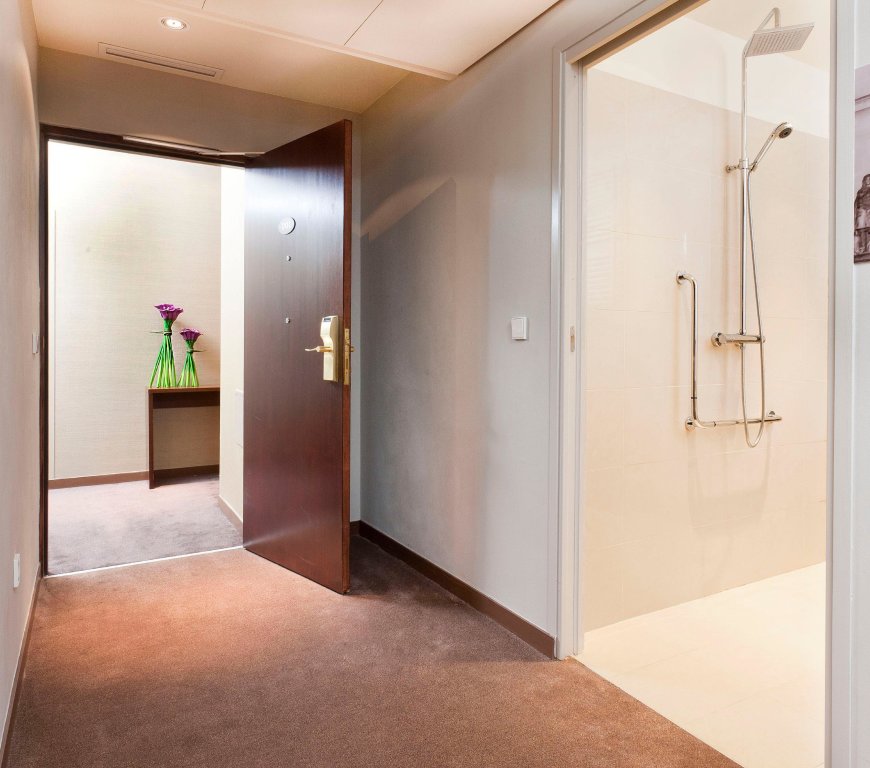 Holiday Inn Paris Elysees, an IHG Hotel 2