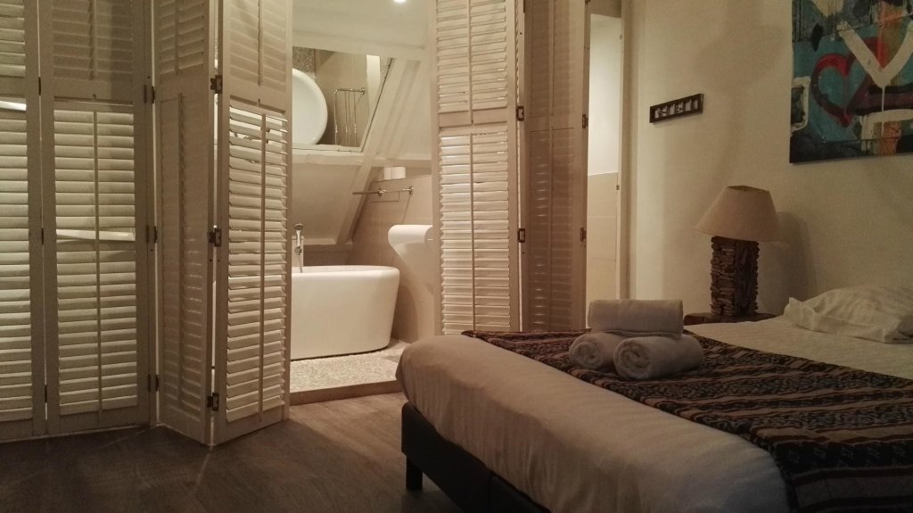 Acostar Hotel 5