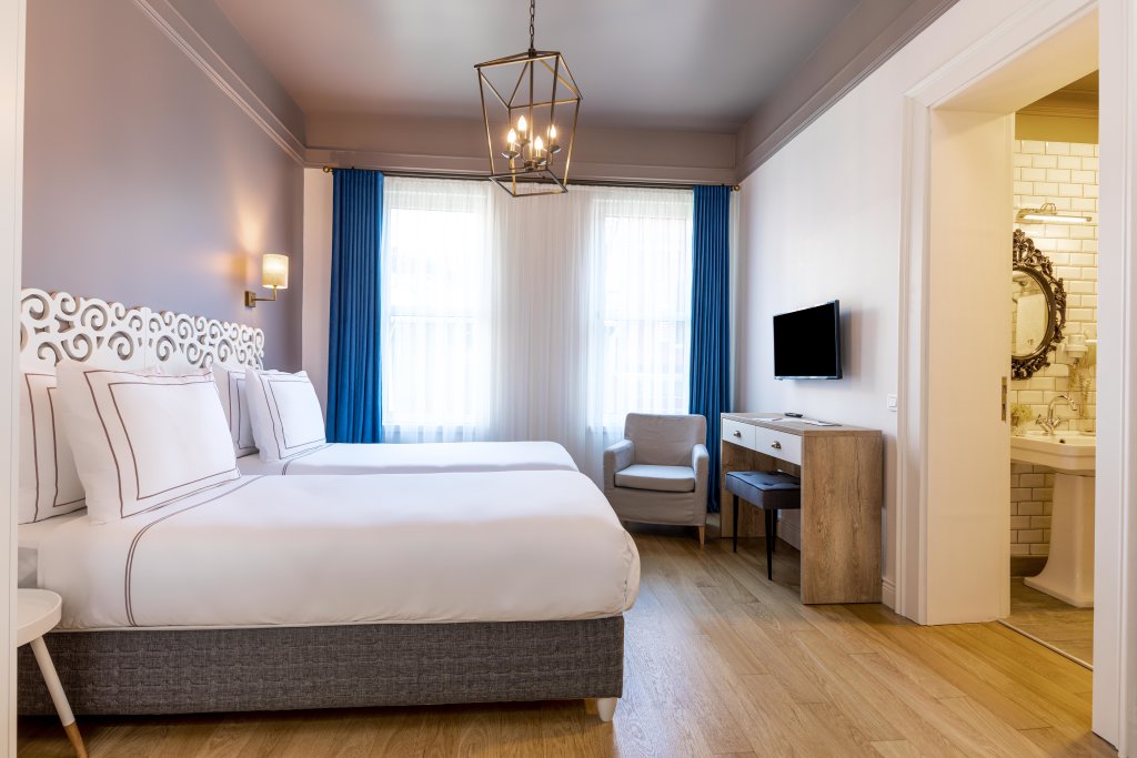Petros Hotel 9