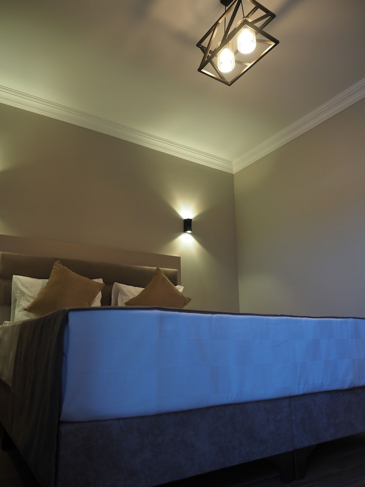 Zenia Otel 10