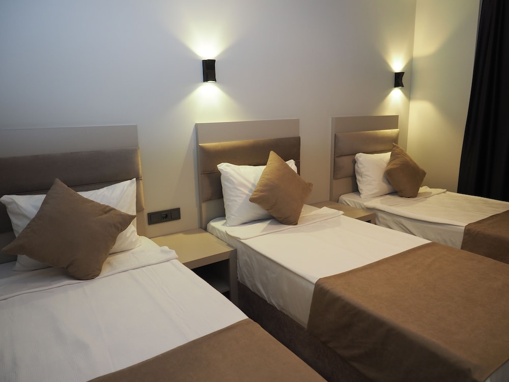 Zenia Otel 14