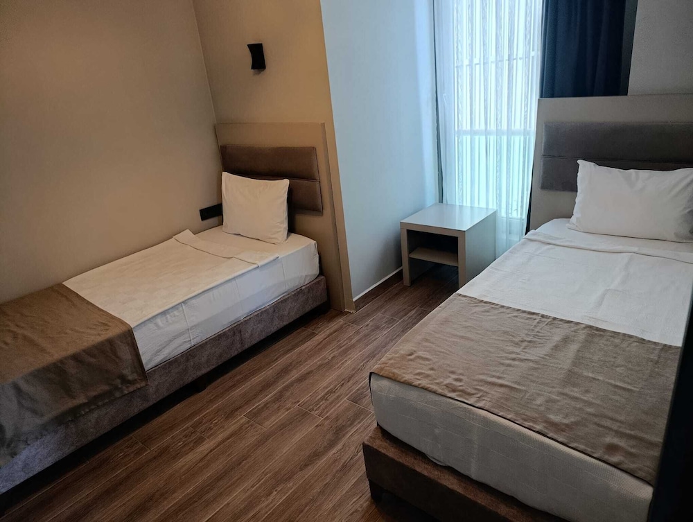 Zenia Otel 20