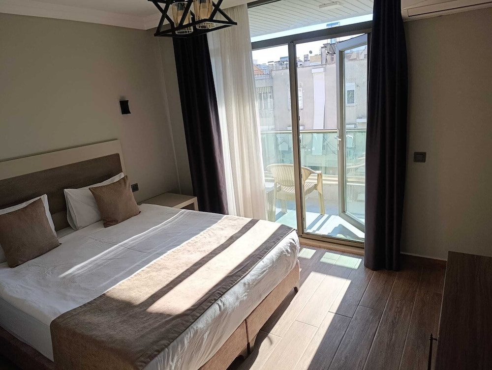 Zenia Otel 24