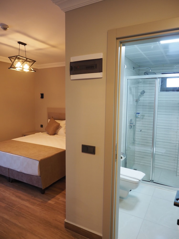 Zenia Otel 9