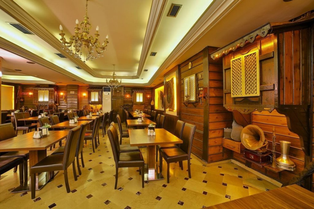Grand Ant Hotel 11