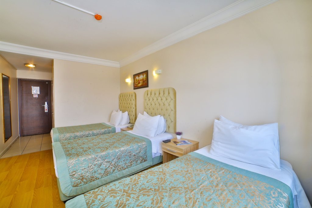 Grand Ant Hotel 18