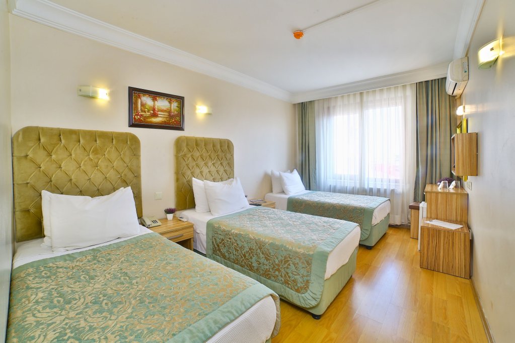 Grand Ant Hotel 19