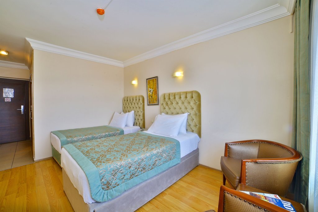 Grand Ant Hotel 20