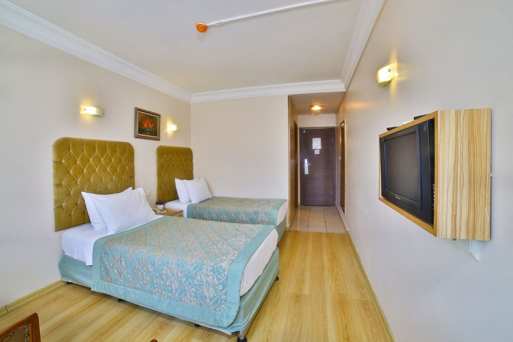 Grand Ant Hotel 21