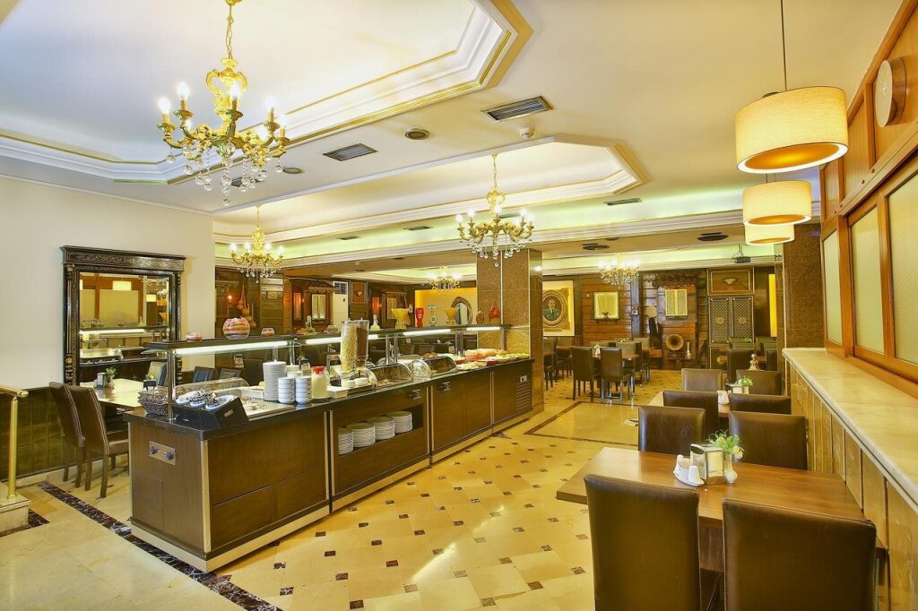Grand Ant Hotel 9