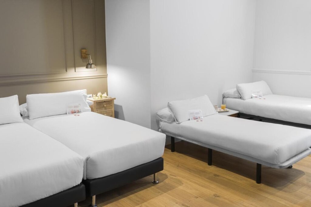 Mesón Castilla Atiram Hotel 10