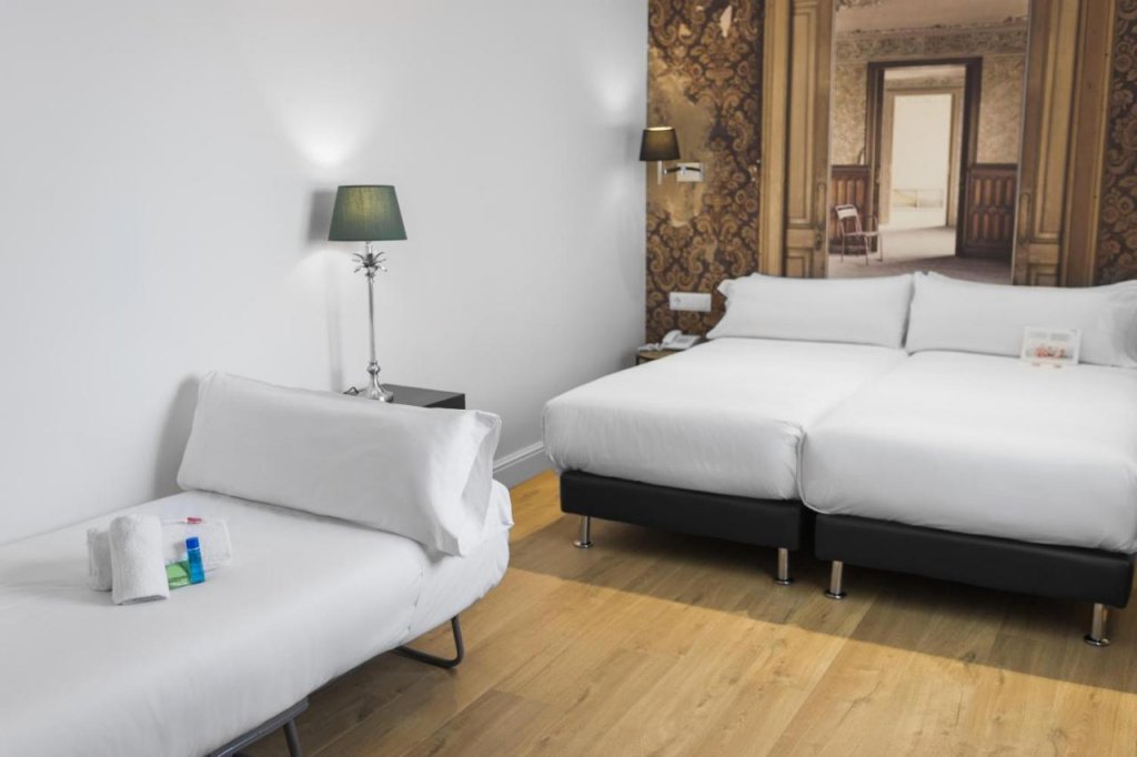 Mesón Castilla Atiram Hotel 11