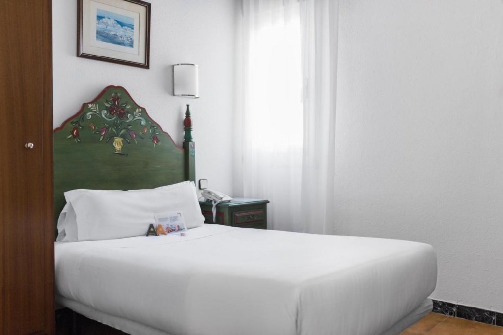 Mesón Castilla Atiram Hotel 12