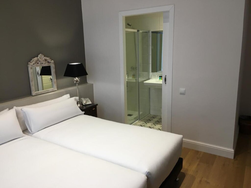 Mesón Castilla Atiram Hotel 14