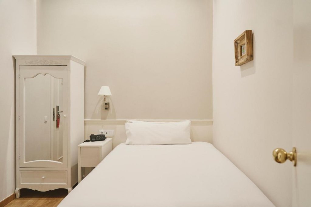 Mesón Castilla Atiram Hotel 17
