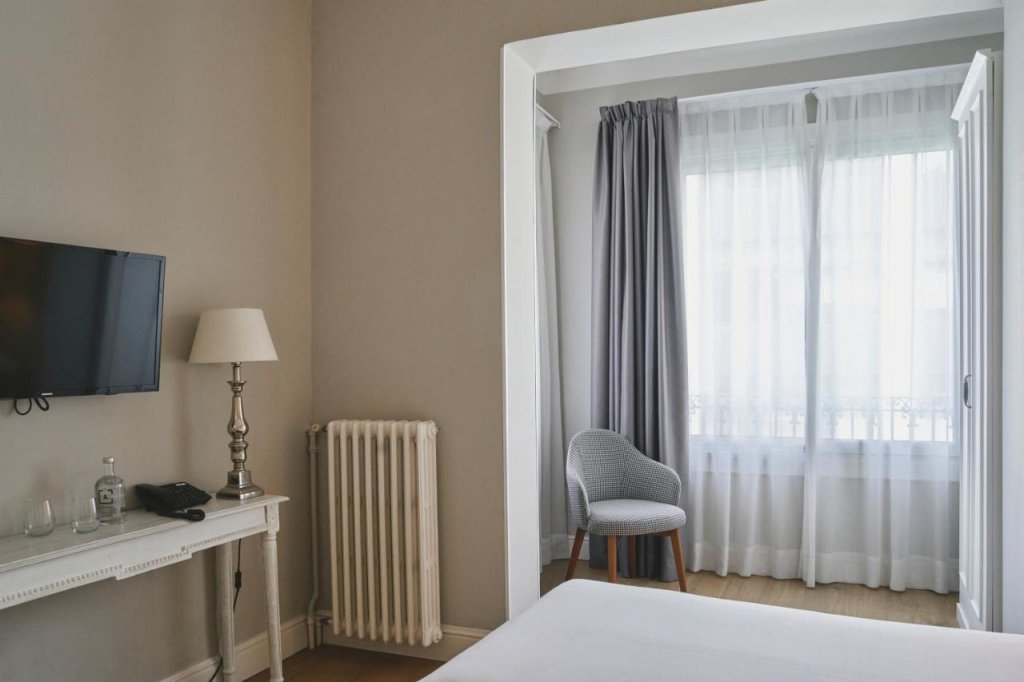 Mesón Castilla Atiram Hotel 19