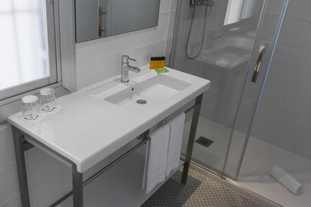 Mesón Castilla Atiram Hotel 23