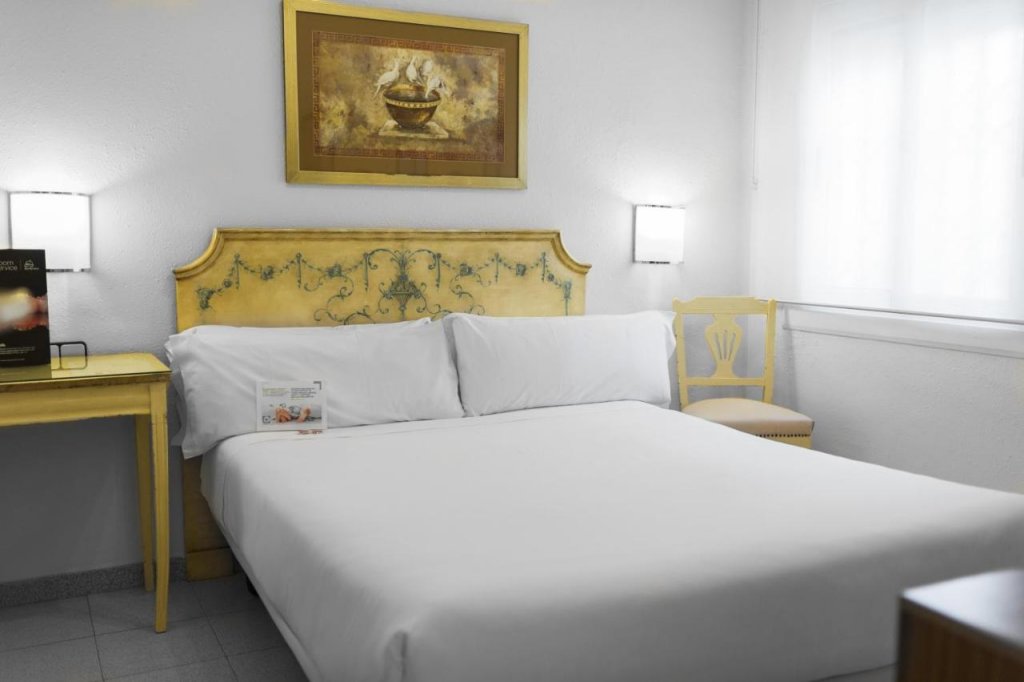 Mesón Castilla Atiram Hotel 5