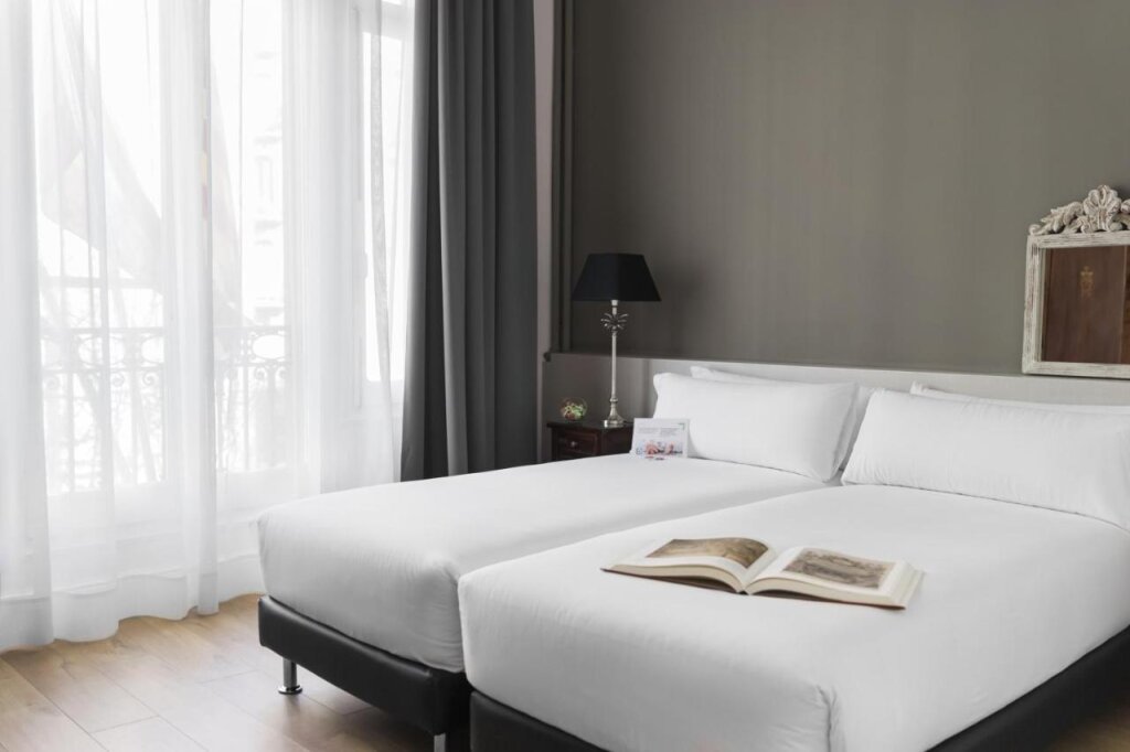 Mesón Castilla Atiram Hotel 8