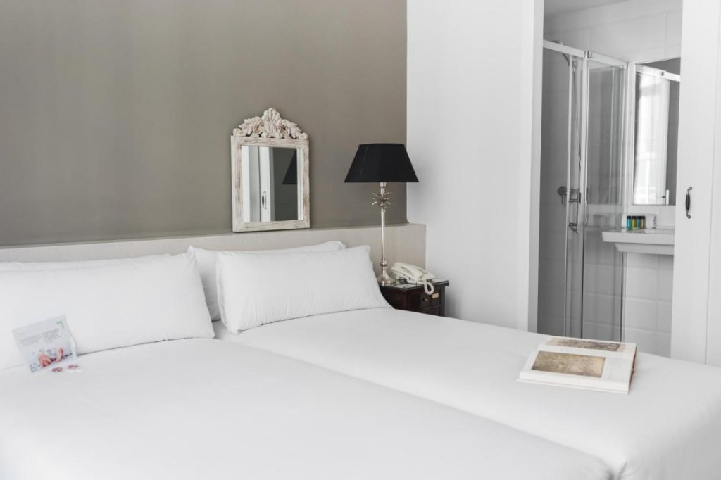 Mesón Castilla Atiram Hotel 9