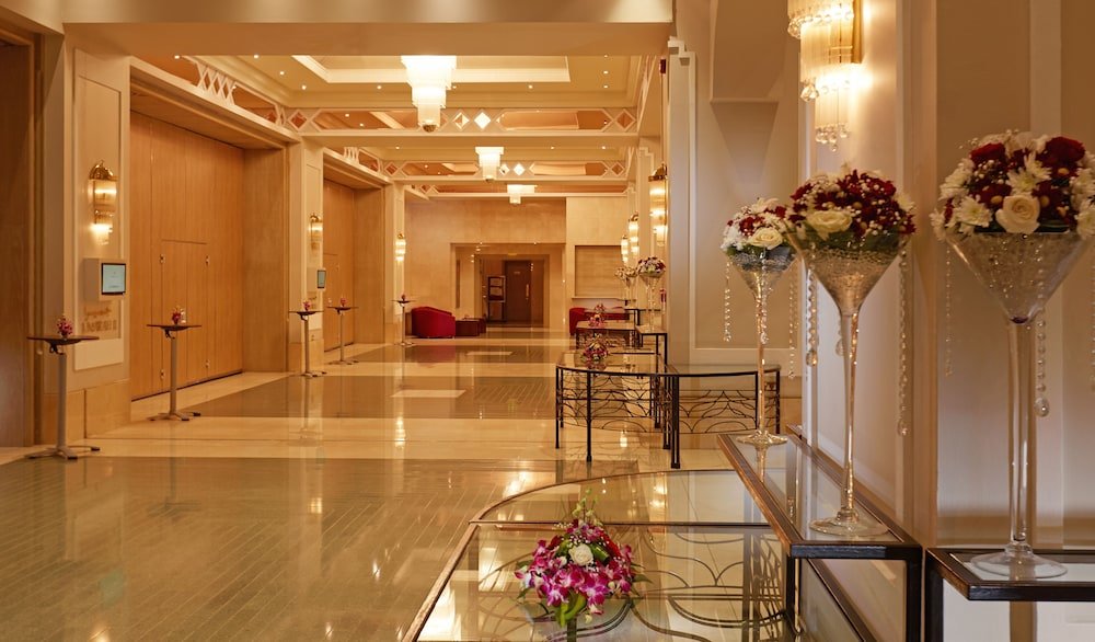 Crowne Plaza Dubai Apartments, an IHG Hotel 8