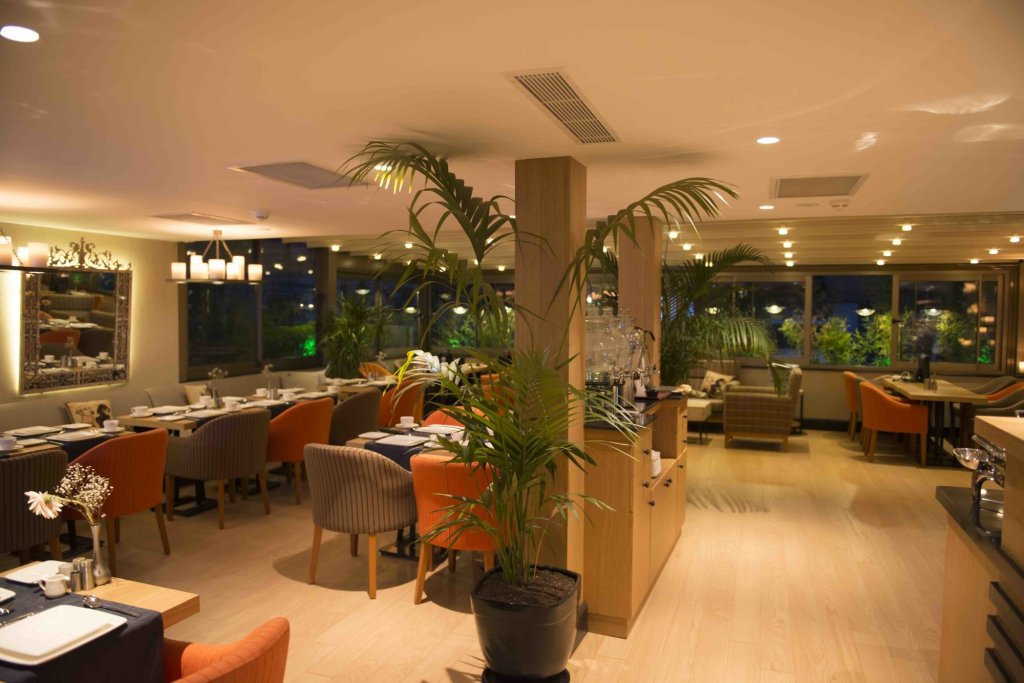 Sky Kamer Hotel 12
