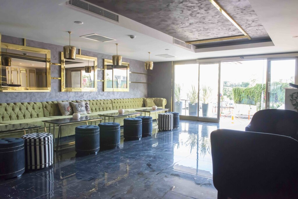 Sky Kamer Hotel 8