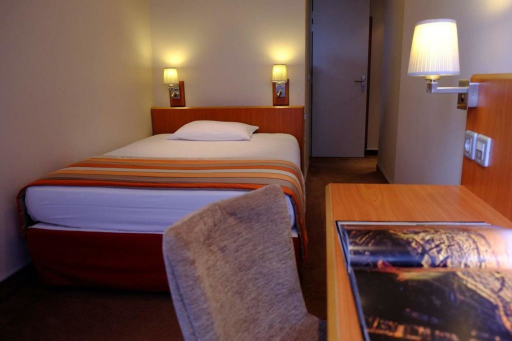 Hôtel Terminus Orléans 12
