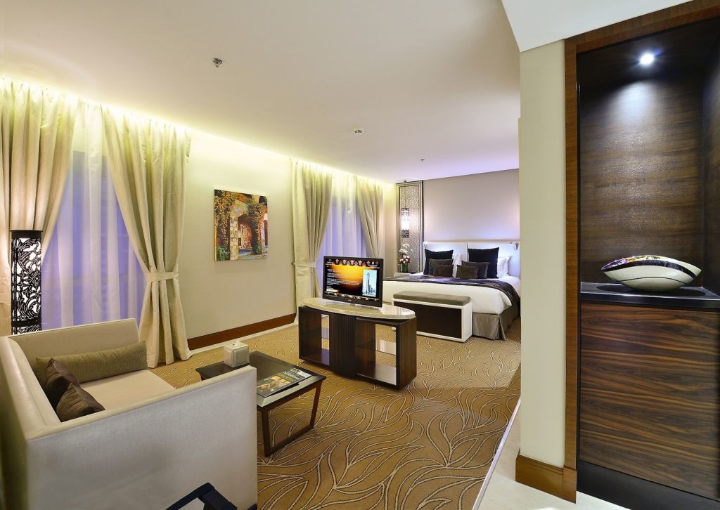 The Tower Plaza Hotel 4