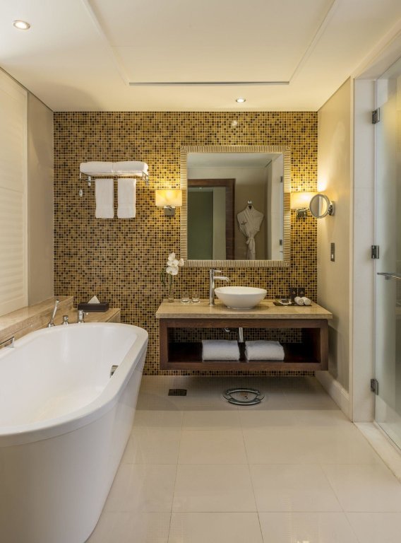 The Tower Plaza Hotel 8