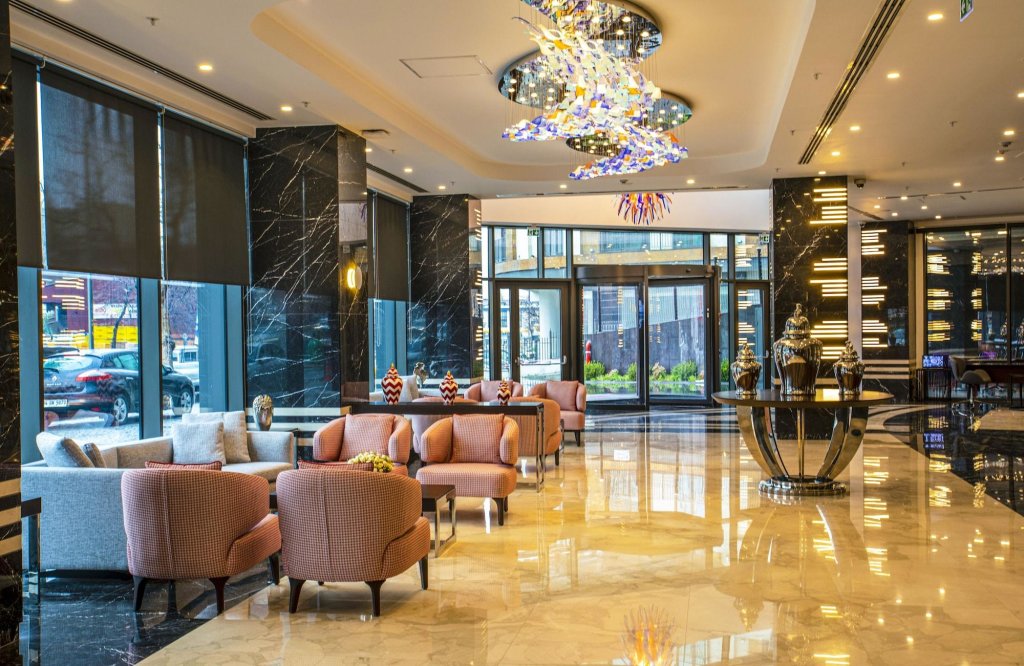 Cher Hotel 19
