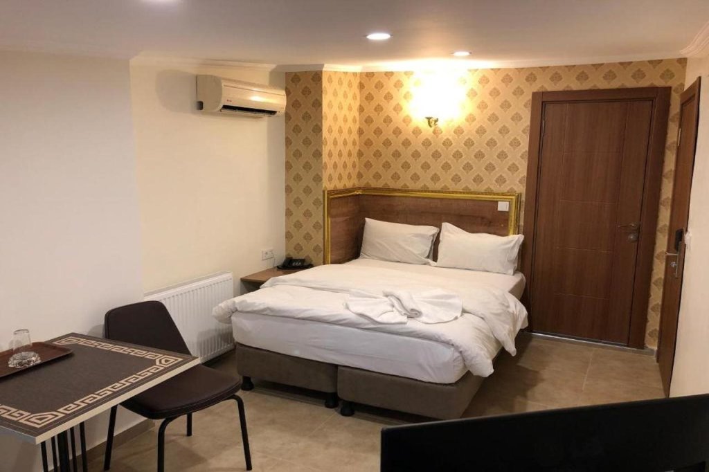 Hotel Real Life 10