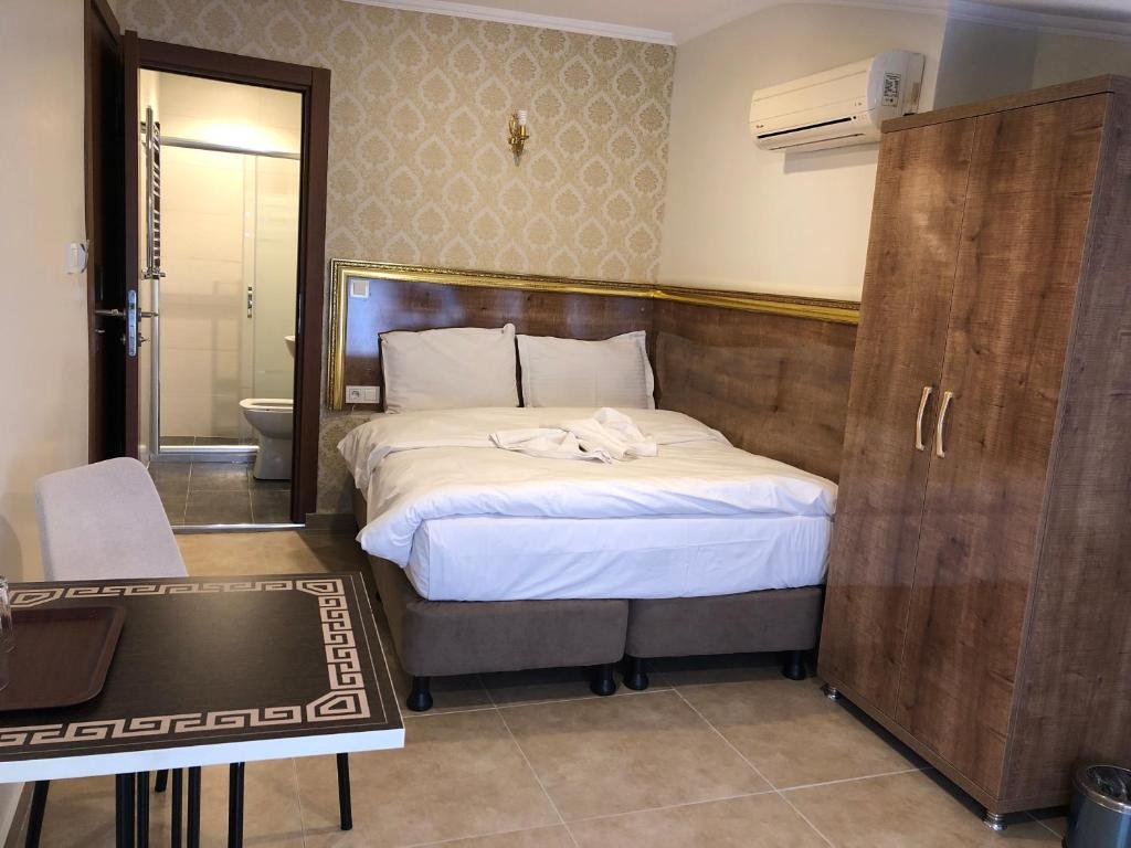 Hotel Real Life 19
