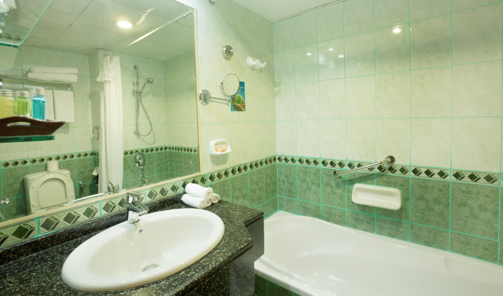 Arabian Courtyard Hotel & Spa 1