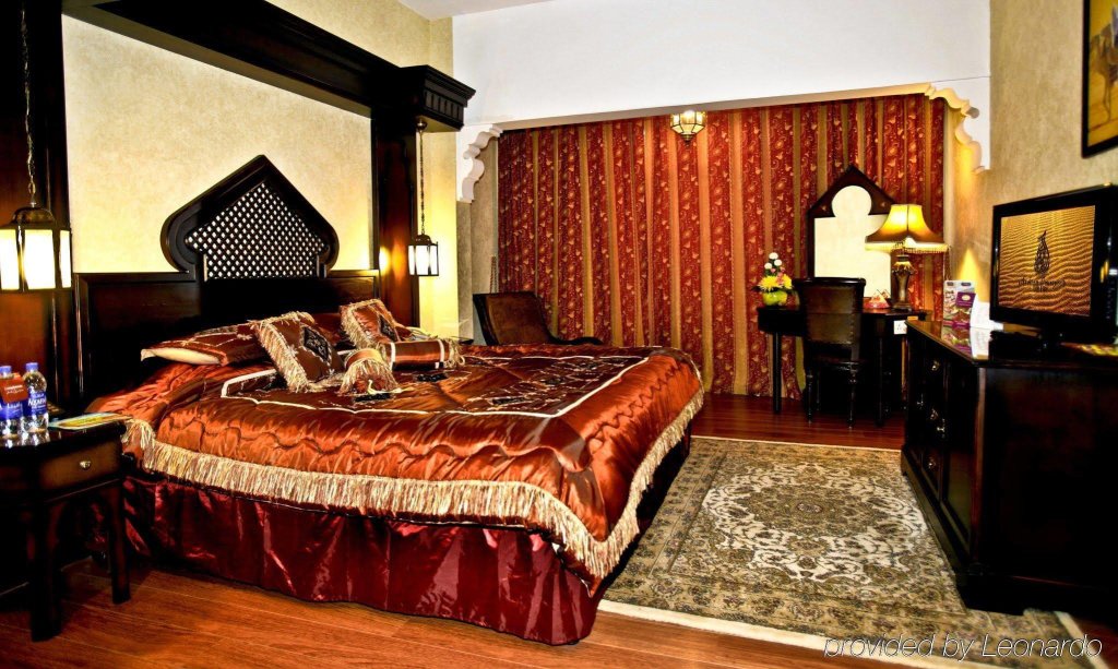 Arabian Courtyard Hotel & Spa 11